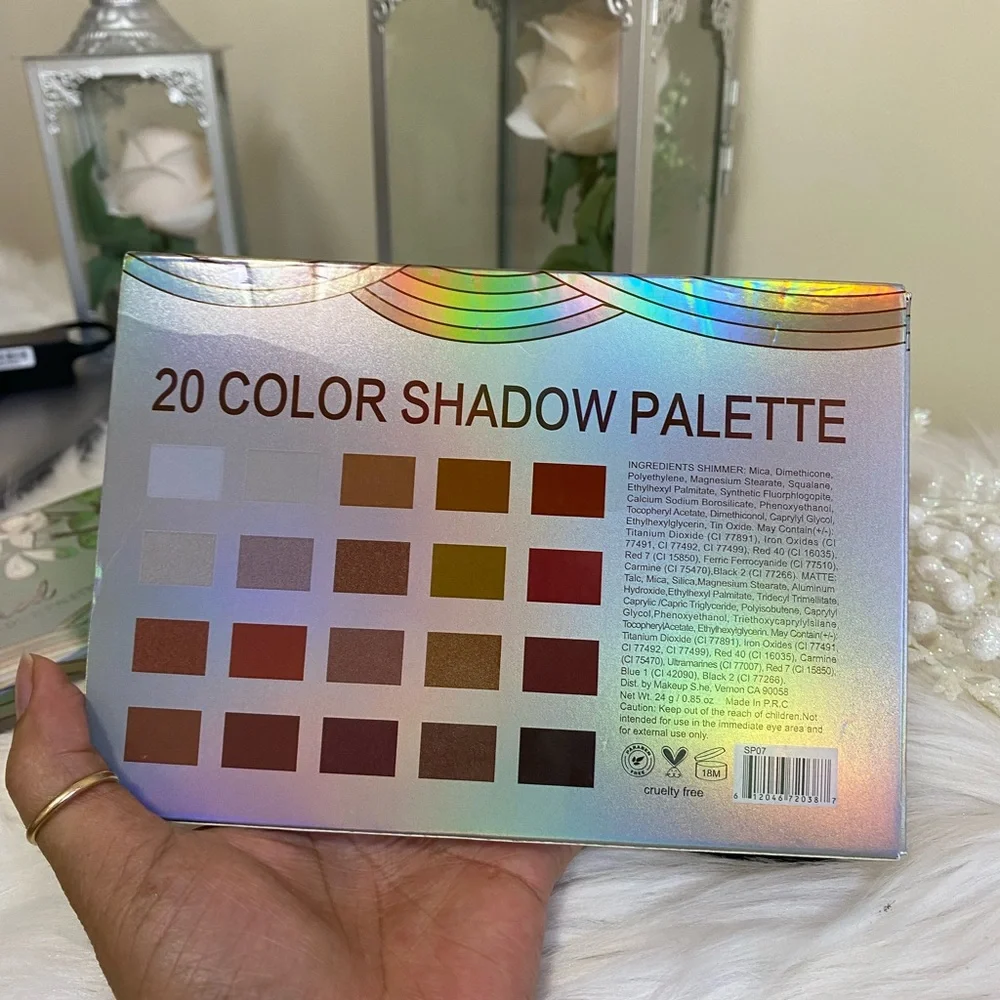 SHE NATURAL 20 COLOR SHADOW PALETTE